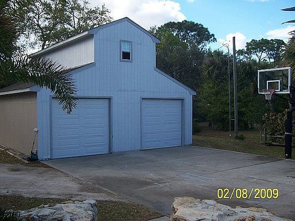 SE view/ barn