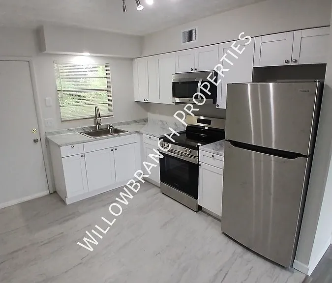 2796 Woolery Dr #10 — Photo 8