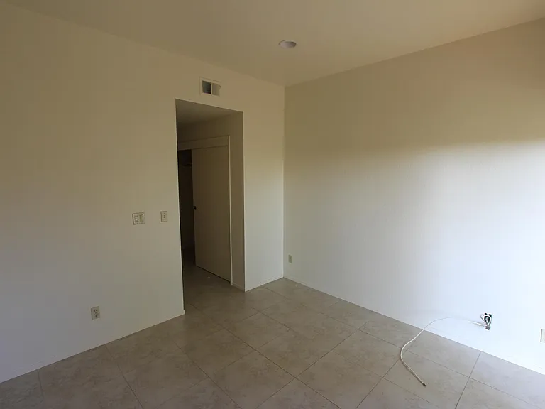 14500 Las Palmas Dr — Photo 9