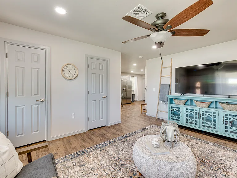 2841 Cambridge Ct — Photo 24