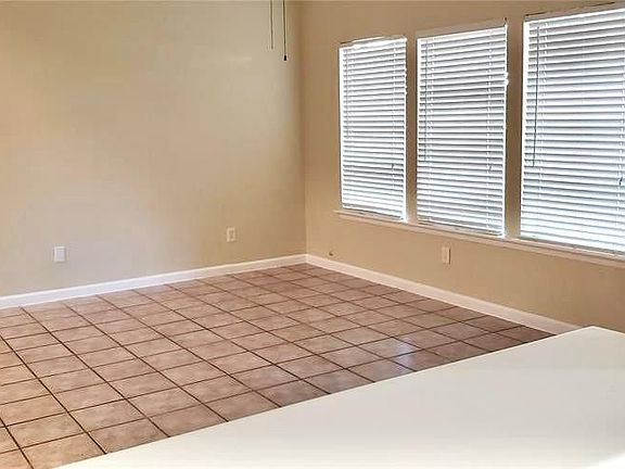 2nd image of 15815 Saint Lawrence Cir