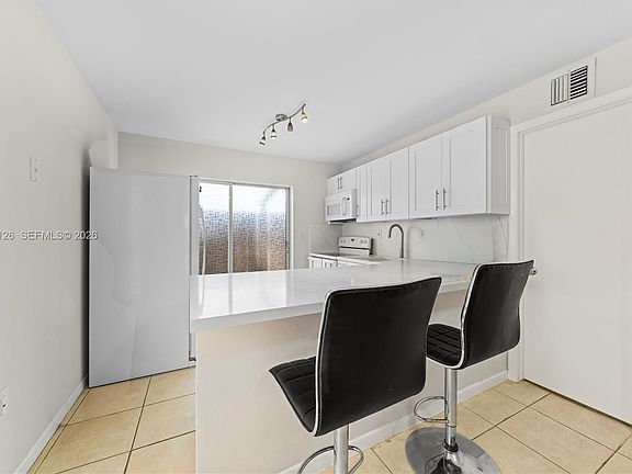 4th image of 9011 NE 4th Avenue Rd #9011