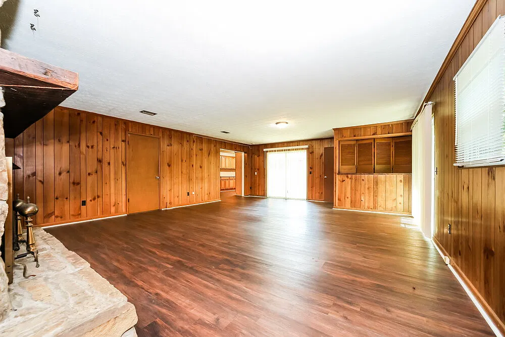 4 bed, 2.0 bath, 2011 sqft, $1,830 — Photo 4