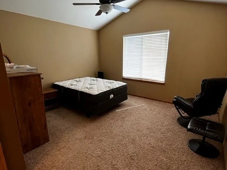592 Meadow Wood Cir — Photo 10