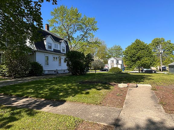 5th image of 314 N Axtel Ave