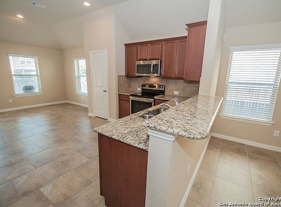 5th image of 576 Saddlehorn Way