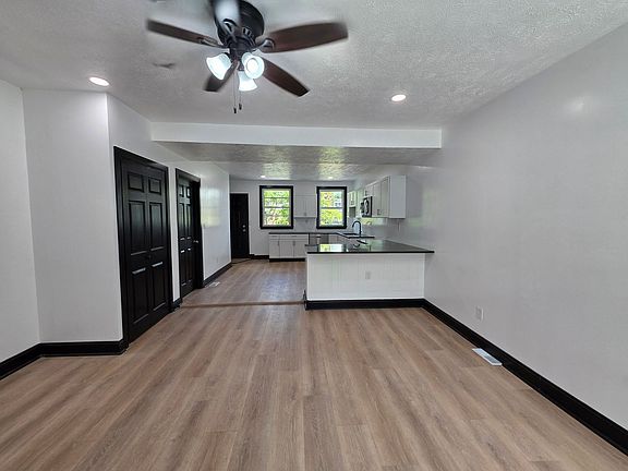 5th image of 1111 Freyburg St