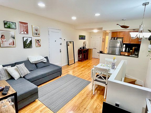 3rd image of 156 W 75th St APT 1