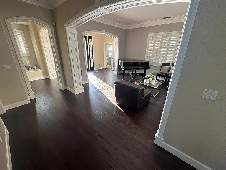 2202 Rosemount Ln — Photo 3