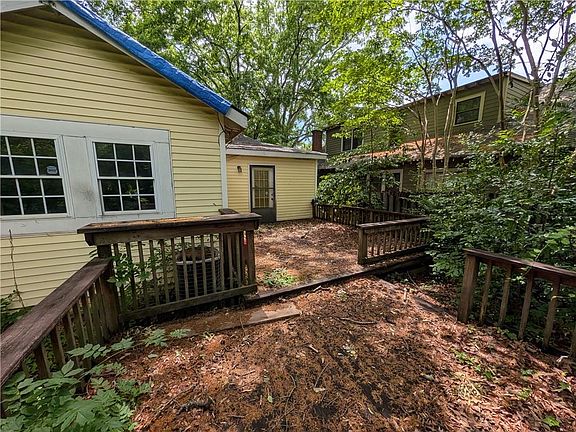 5th image of 1360 May Ave SE