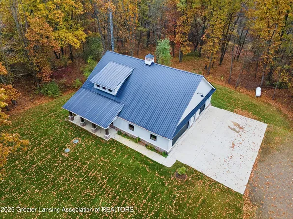 6706 E Price Rd, Saint Johns, MI 48879