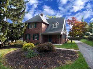 5 Summit Rd, York, PA 17403