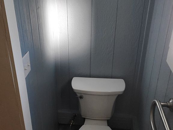 5th image of 2324 Old Knoxville Pike