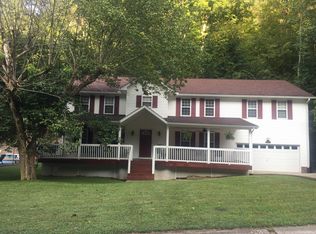 305 Forest Brook Dr, Saint Albans, WV 25177