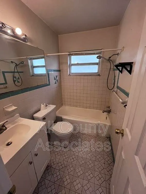 3 bed, 1.5 bath, 1800 sqft, $1,695 — Photo 4