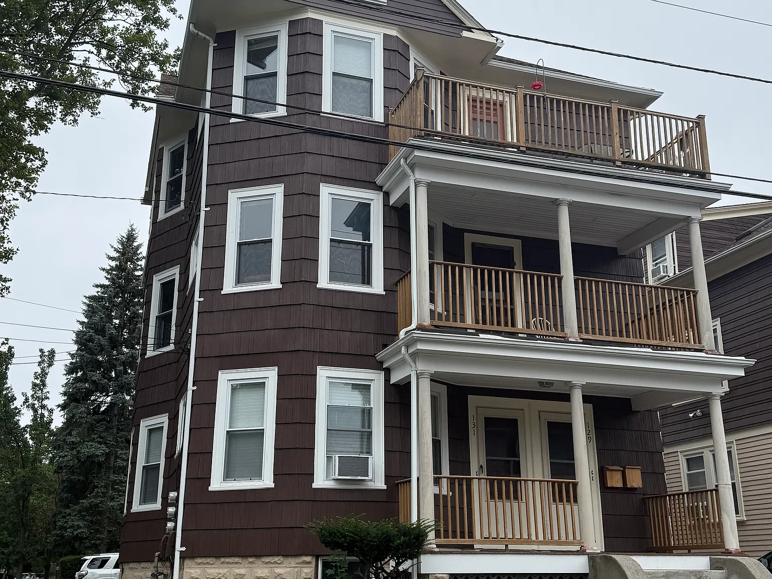 3 bed, 1200 sqft, $2,250 — Photo 2