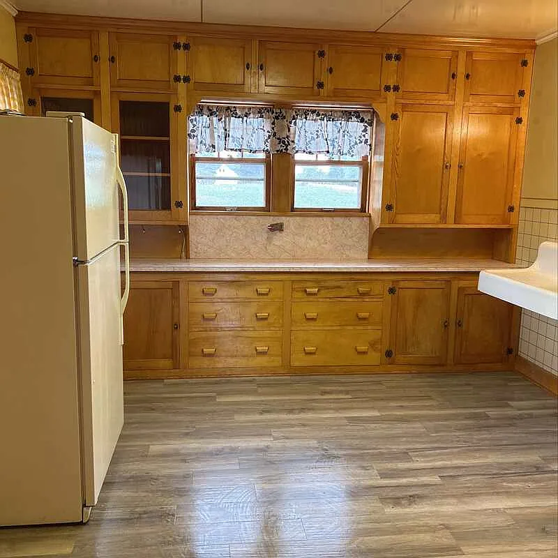 5 bed, 1.5 bath, $1,799 — Photo 4