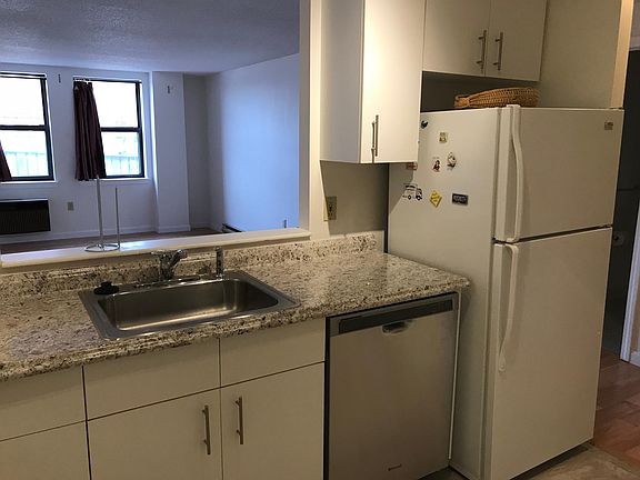 4th image of 24 Park St #3E