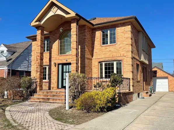 7611 270th St, New Hyde Park, NY 11040