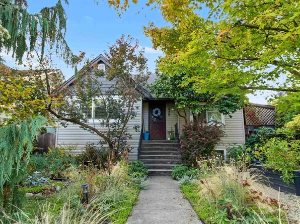 920 Chilliwack St, New Westminster, BC V3L 4V5