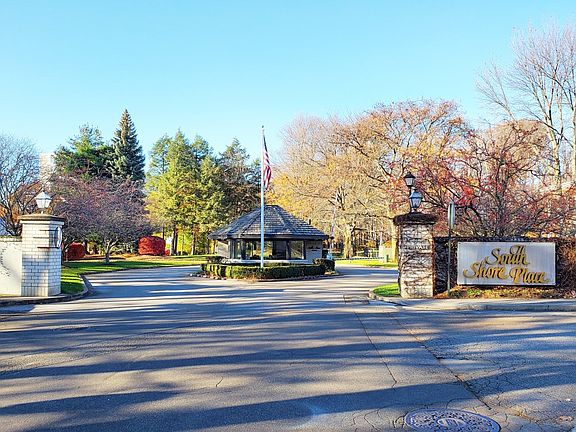 2nd image of 1318 Tower Ln #12A