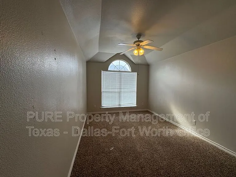 4008 Cottage Park Ct — Photo 6