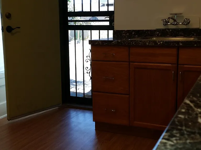 312 W Lynwood St #3 — Photo 6