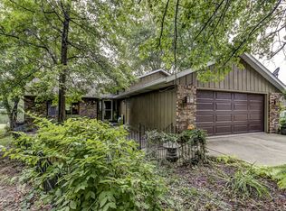 29 Lucerne Dr, Springfield, IL 62707