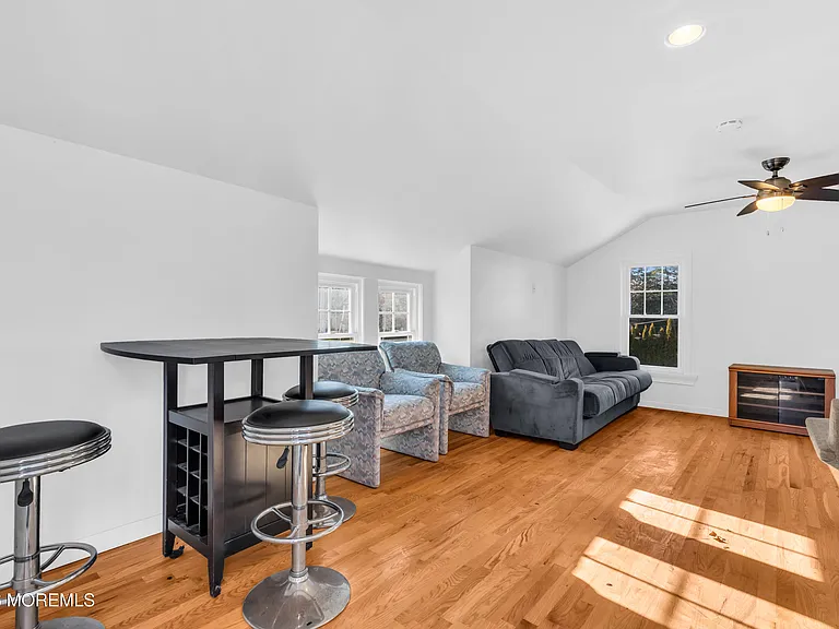 115 Grassmere Ave — Photo 37