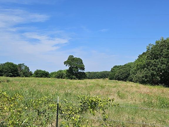 3rd image of 1651 Desvoignes Rd
