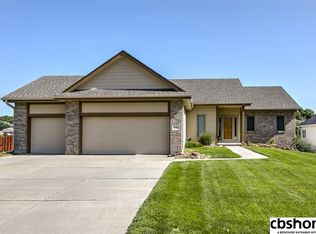 16010 Ruggles St, Omaha, NE 68116