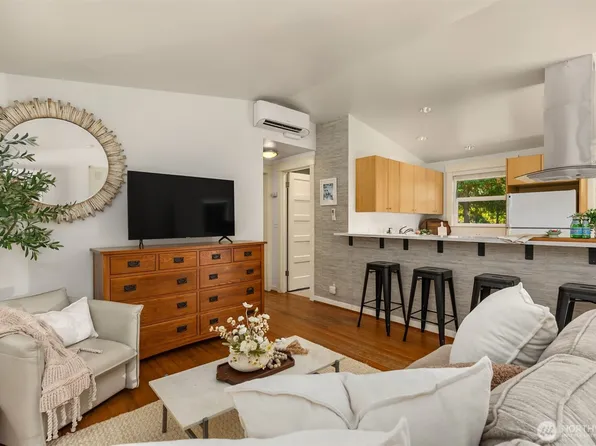 1574 NE Park View Dr #10, Bainbridge Island, WA 98110