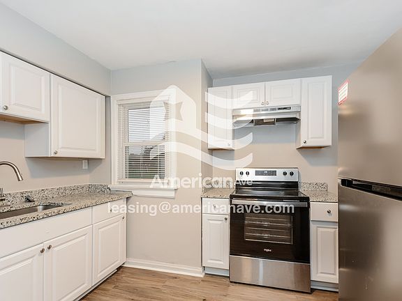 828151_005_kitchen_13817192.jpg