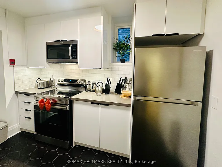 597 Saint Clair Ave W #8 — Photo 13