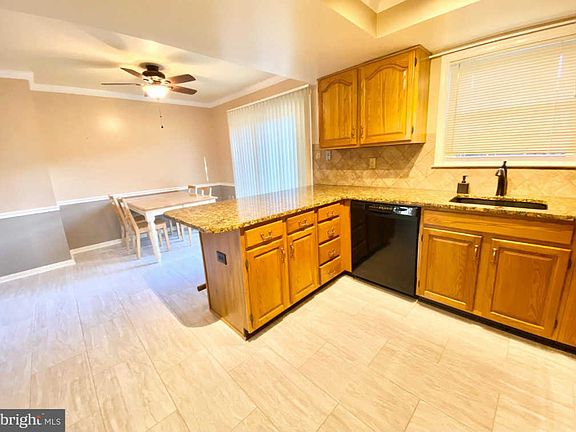 4th image of 2982 Mission Square Dr