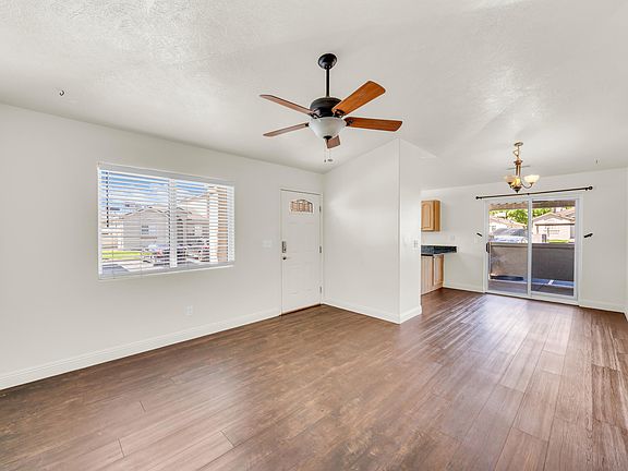 3rd image of 444 E Sunland Dr #80