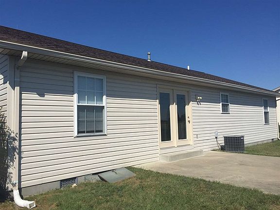 2nd image of 504 Hannahs Ct