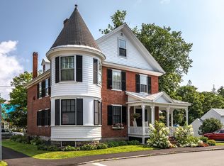 5 Mountain Ave APT 4, Woodstock, VT 05091