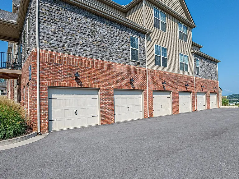 Waterstone Apartments — Photo 40