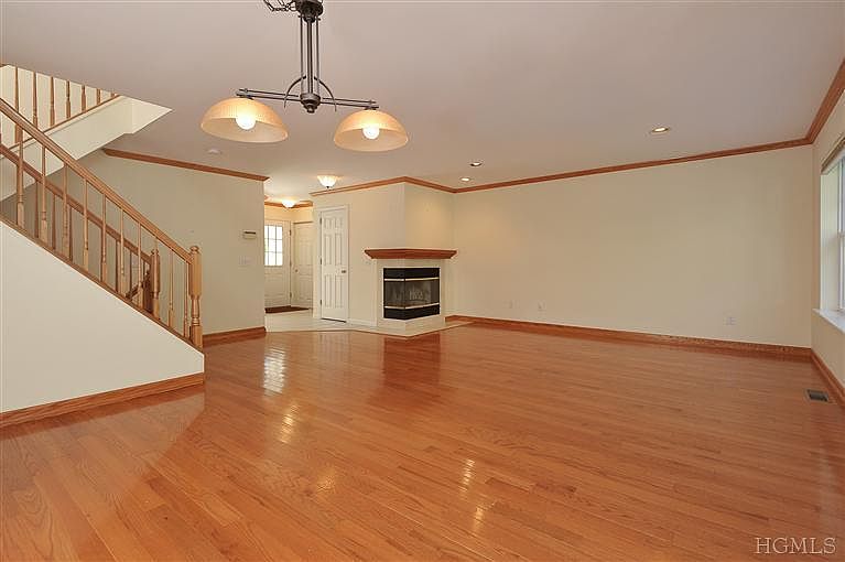 1st image of 125 Mystic Dr #125
