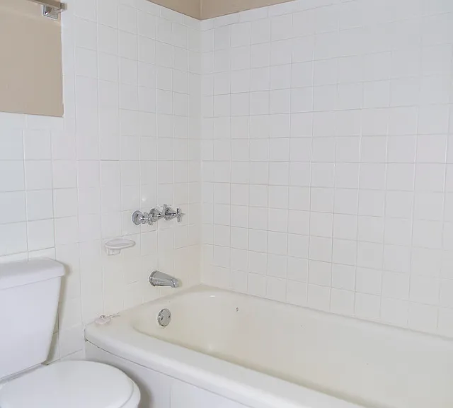 Kent Apartments — Photo 23