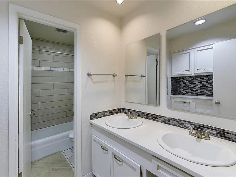 3404 S Oak Dr #A — Photo 5