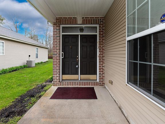 4th image of 413 Saint Ives Ct