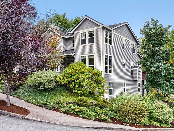 3rd image of 1645 NW Slocum Way