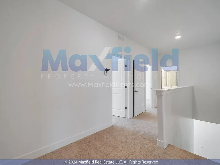 1592 N 1950 E — Photo 8