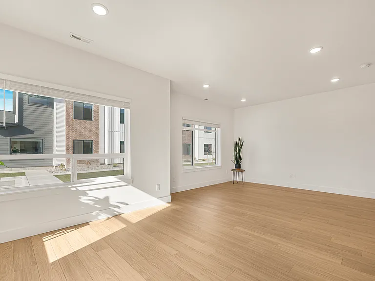 1281 Meadow Edge Ct — Photo 6