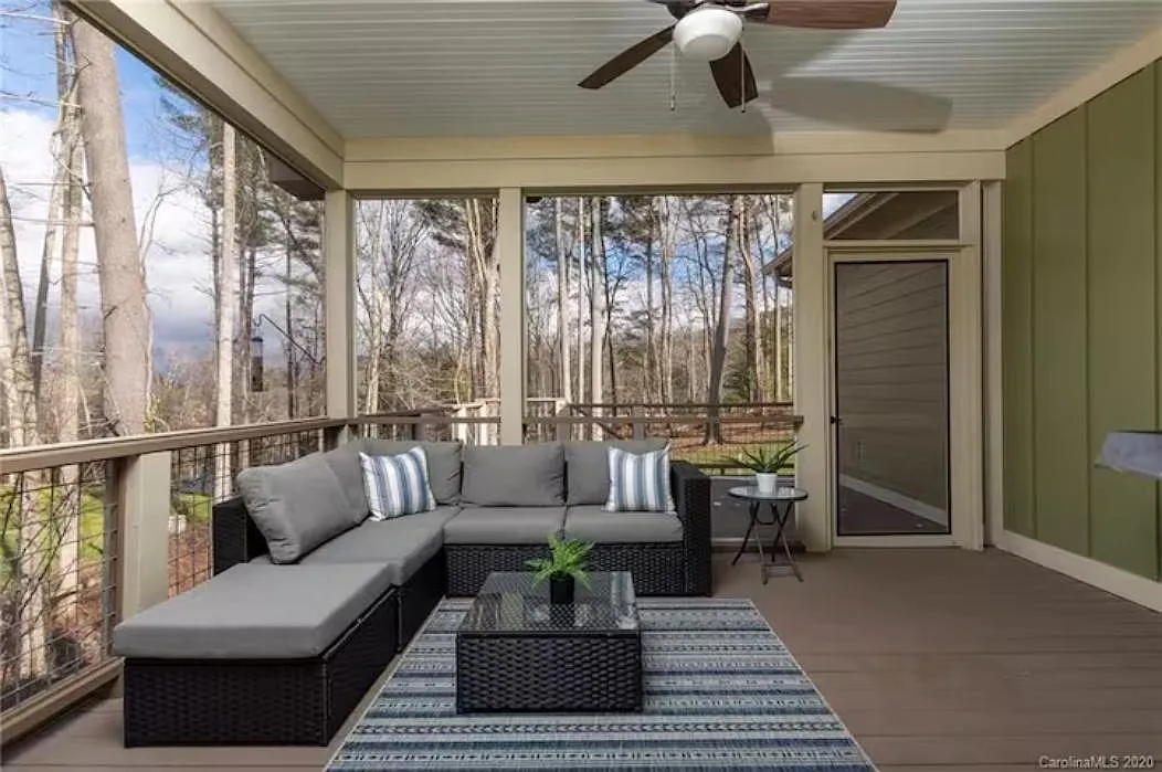 14 Forest Park Ln — Photo 1