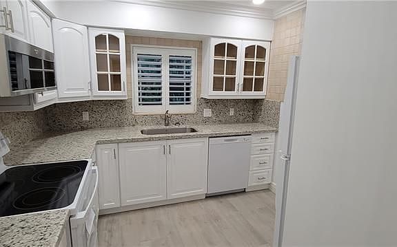 3rd image of 4321 Bougainvilla Dr