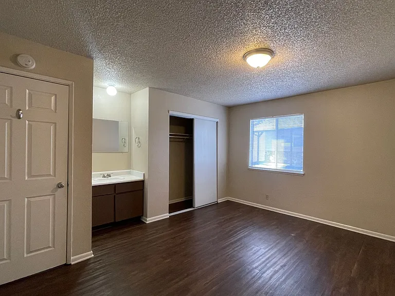 1295 Downard Ln — Photo 8