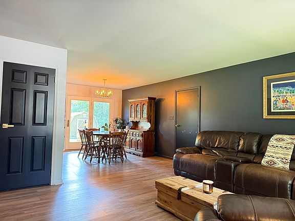 3rd image of 253 Butternut Ln